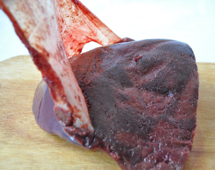 "beef liver with the mixed garnish". печень говяжья со смешанным гарниром.: шаг 4