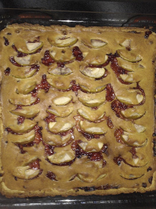 Яблочный пирог с брусничным конфитюром: шаг 6