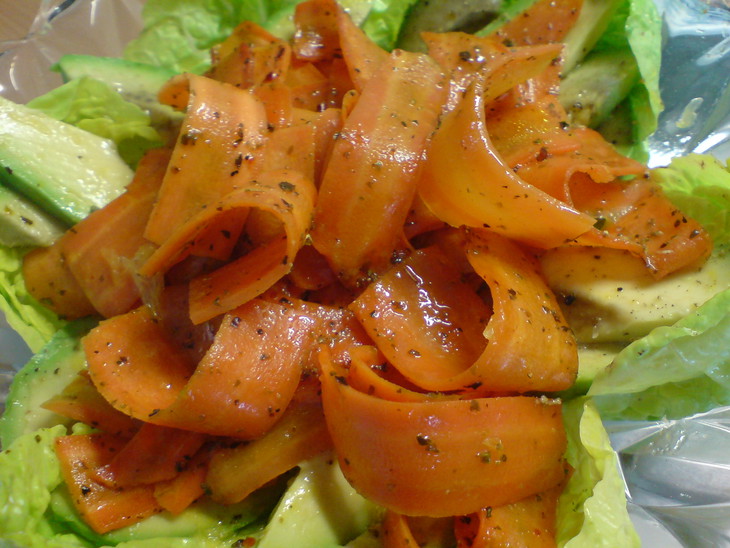 Тёплый салат из моркови, лосося и авокадо: шаг 7