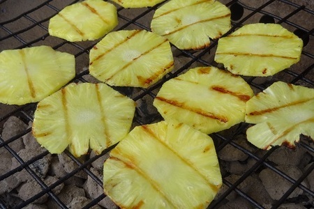 Гамбургеры по гавайски с ананасом: шаг 5