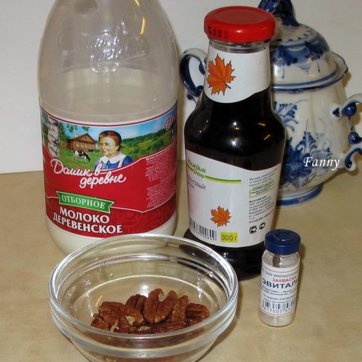 Йогурт с кленовым сиропом и орехами пекан в карамели. тест-драйв: шаг 1