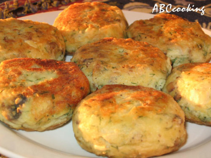 Potato mixed mushroom cakes (или зразы с картофелем и грибами): шаг 1