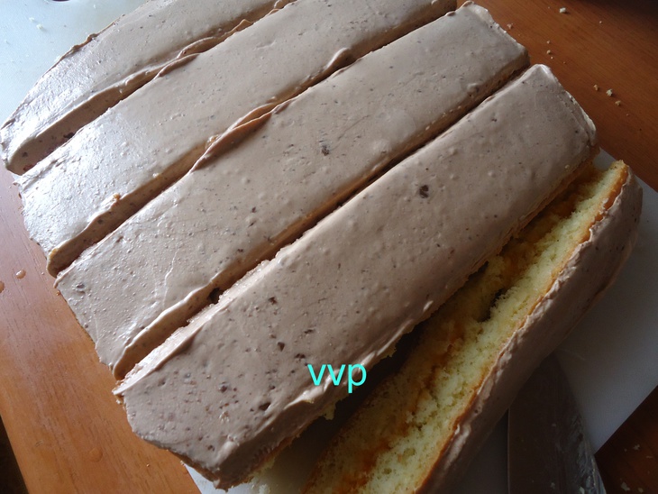 Бисквитное пирожное со сметанно-шоколадным кремом: шаг 3