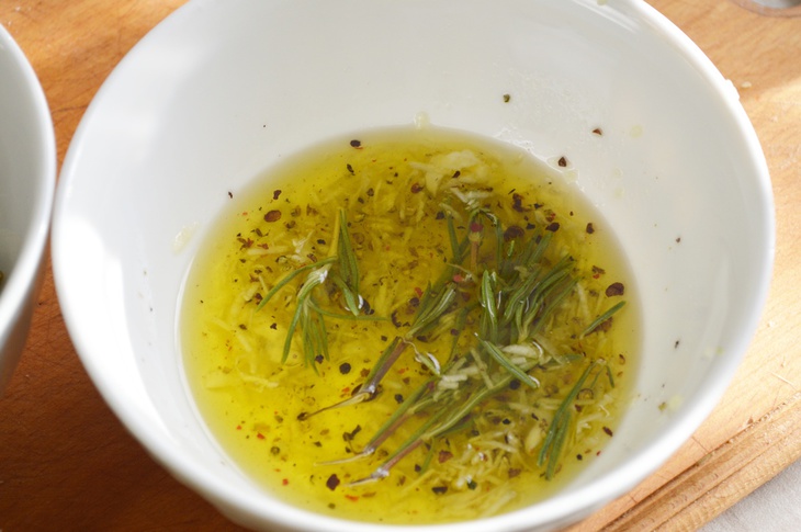 Фокачча с оливками, чесноком и розмарином. тест-драйв.: шаг 4