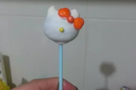 Hello kitty cake pops или конфеты на палочке привет кися: шаг 5