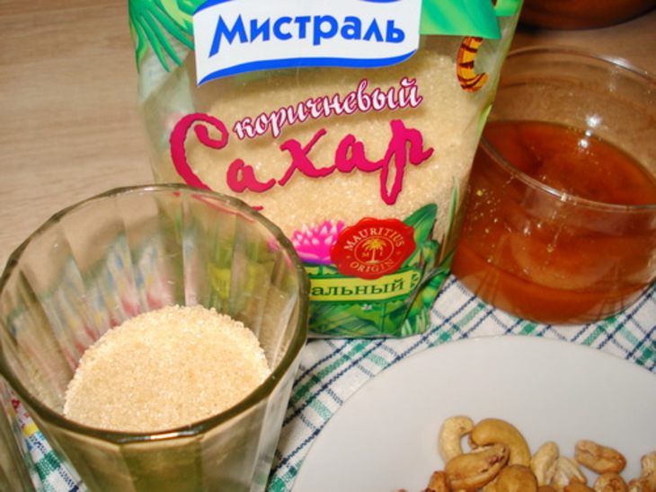 Кофейные ириски с орехами и шоколадом: шаг 1