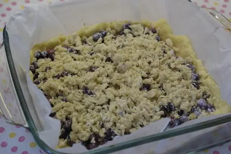 Crowberry and blueberry crumb bars (брусничное и черничное печенье с крошкой): шаг 13