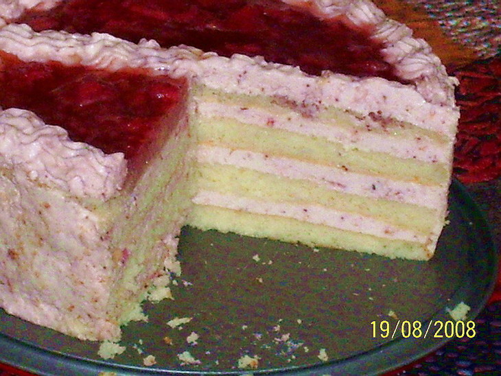 Торт "творожно-клубничный": шаг 8