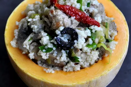 Мясо с овощами, кускусом и прованскими травами запеченное в миндальной тыковке: шаг 4