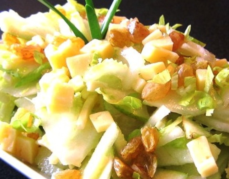 Салат с грушей,сыром,сельдереем и изюмом: шаг 3