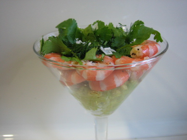 Салат из креветок,зелени и соуса авокадо: шаг 3