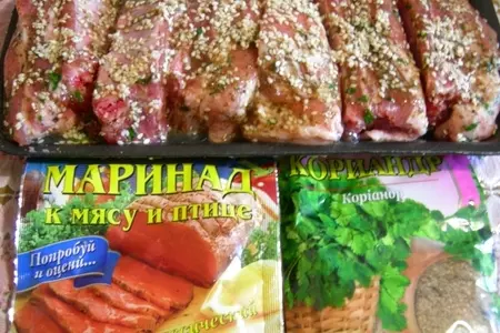 Свиные ребрышки запеченые с кунжутом: шаг 1