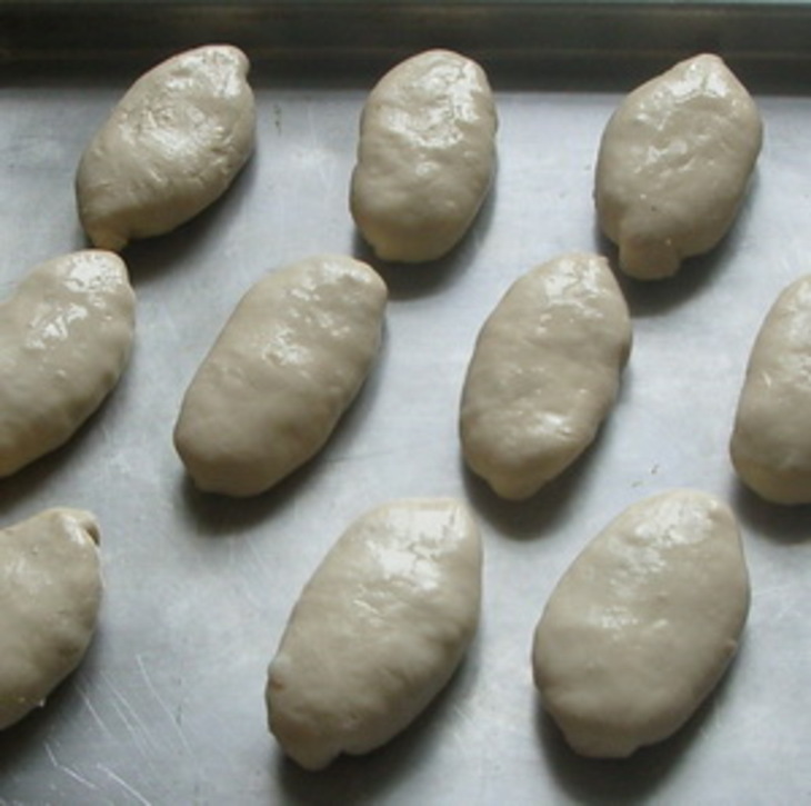 Пирожки с капустой из слоеного дрожжевого теста: шаг 6