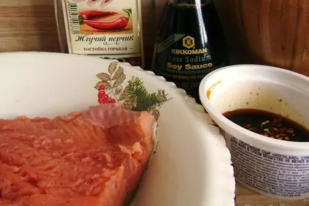 Красная рыба пряного посола пикантного вкуса с перцем. о как!: шаг 1