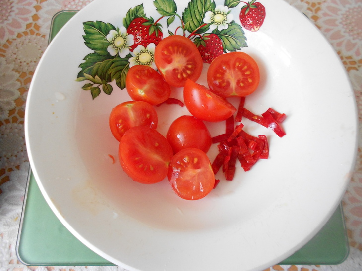 Салат с фарфалле, куриными шариками в кунжуте и с овощами: шаг 6