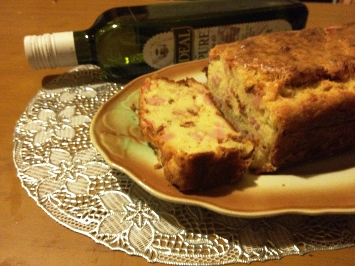 Pastel de jamón y queso al romero - пирог с ветчиной, сыром и розмарином: шаг 9