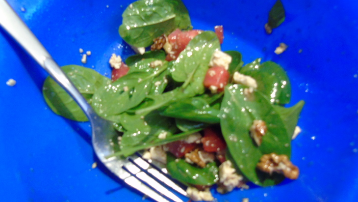 Салат со шпинатом и лососем: шаг 3