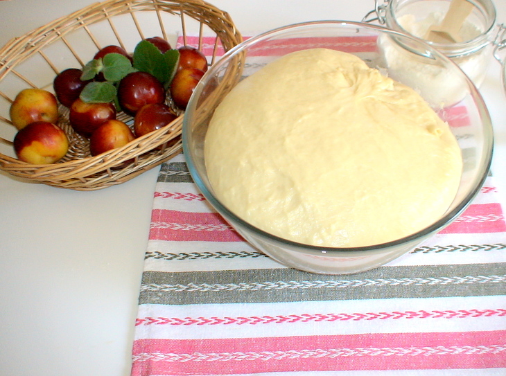 Пирог с бабкового теста  со сливами  и рикоттой: шаг 6