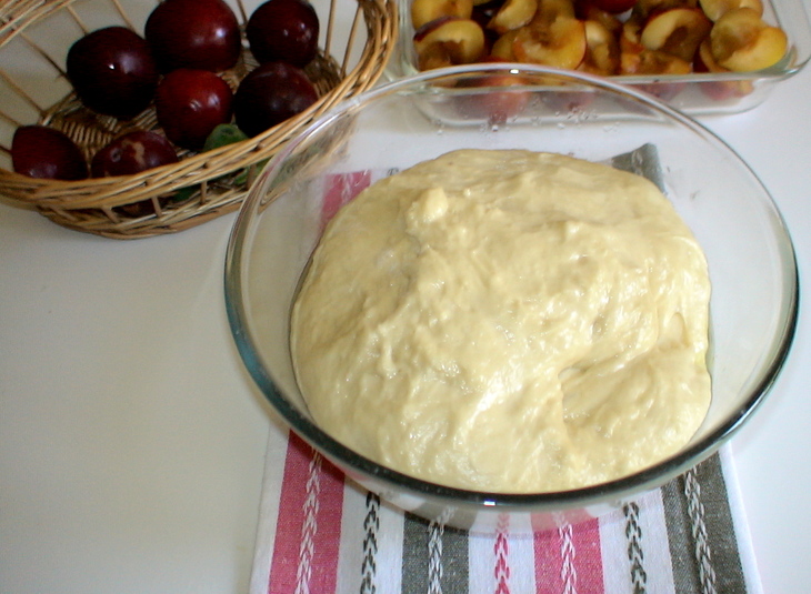 Пирог с бабкового теста  со сливами  и рикоттой: шаг 8