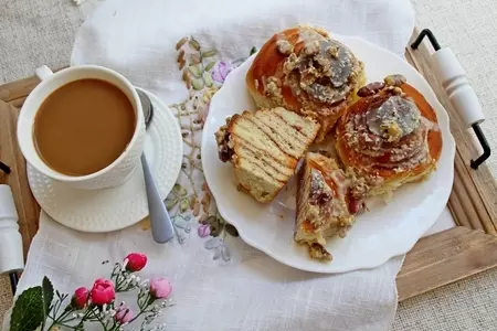 «cinnabon (синнабон)» с глазурью из белого шоколада и орехами: шаг 17