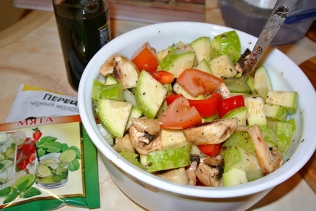 Тёплый овощной салат с шампиньонами.: шаг 5