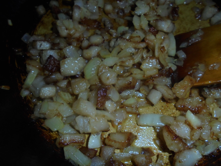 Картофельная толченка с луком и салом: шаг 7