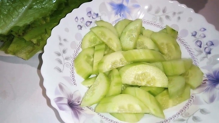 Греческий салат. рецепт вкусного салата из овощей и сыра: шаг 1