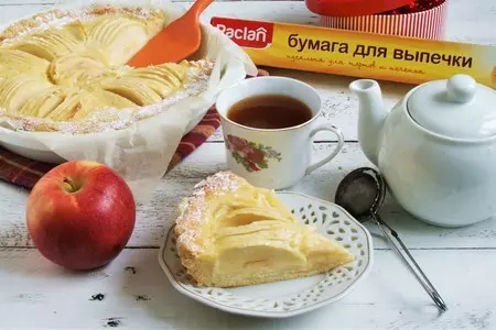 Пирог с яблоками и сметанной начинкой: шаг 5