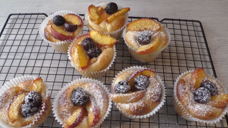 Фрукты в корзинке - удивительная булочка / buns with fruit: шаг 8