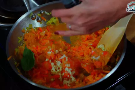 Голубцы из пекинской капусты с мясным фаршем и овощами: шаг 5