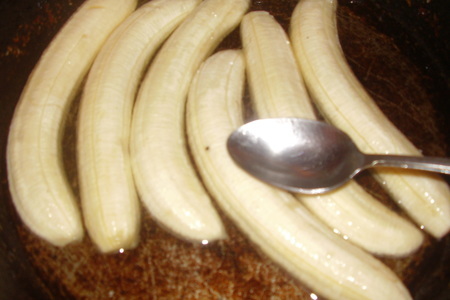 Бананы в слойке: шаг 1