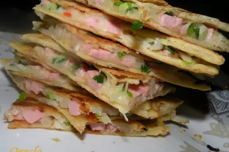 Мексиканские  кейсадиас    c начинкой, quesadillas: шаг 8