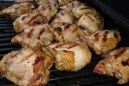 Фото к рецепту: Острые куриные голени на гриле