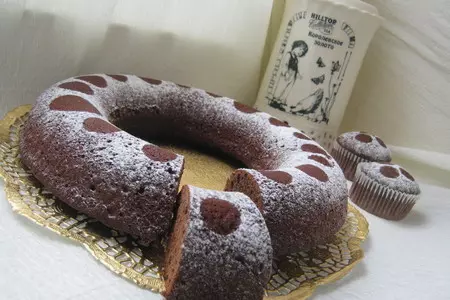 Шоколадный кекс с джемом (low-fat chocolate cake).