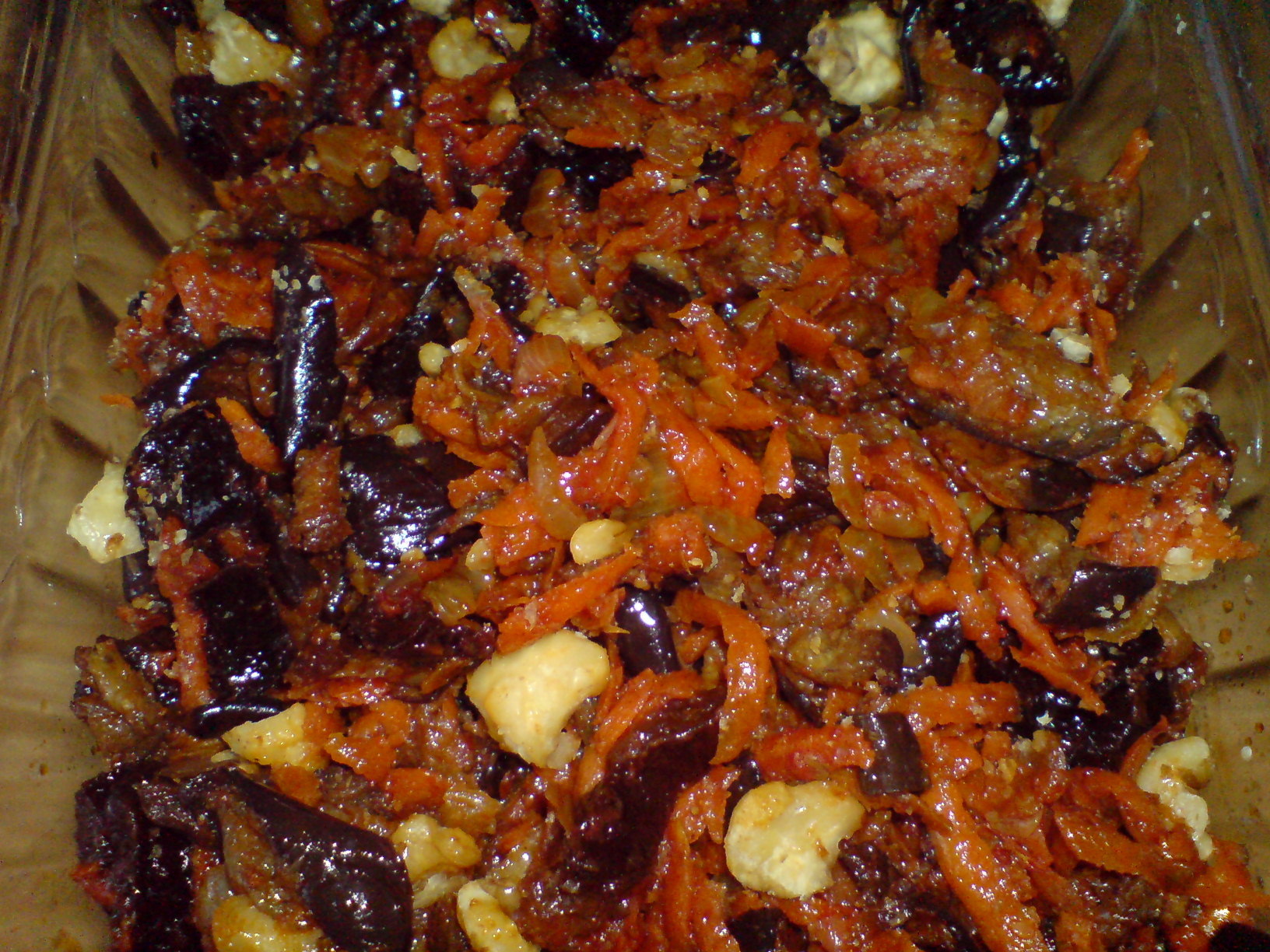 Салат из баклажан с соусом из грецких орехов
