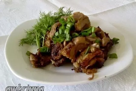 Горячая закуска "куриная печень с хрустящей корочкой + жареные с луком грибы"                "