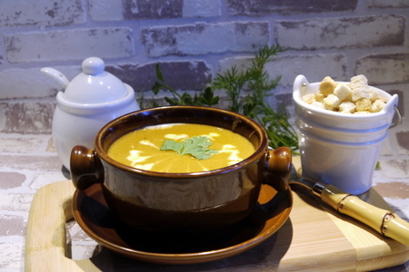 Фото к рецепту: Суп-пюре с печеными овощами „дачный“