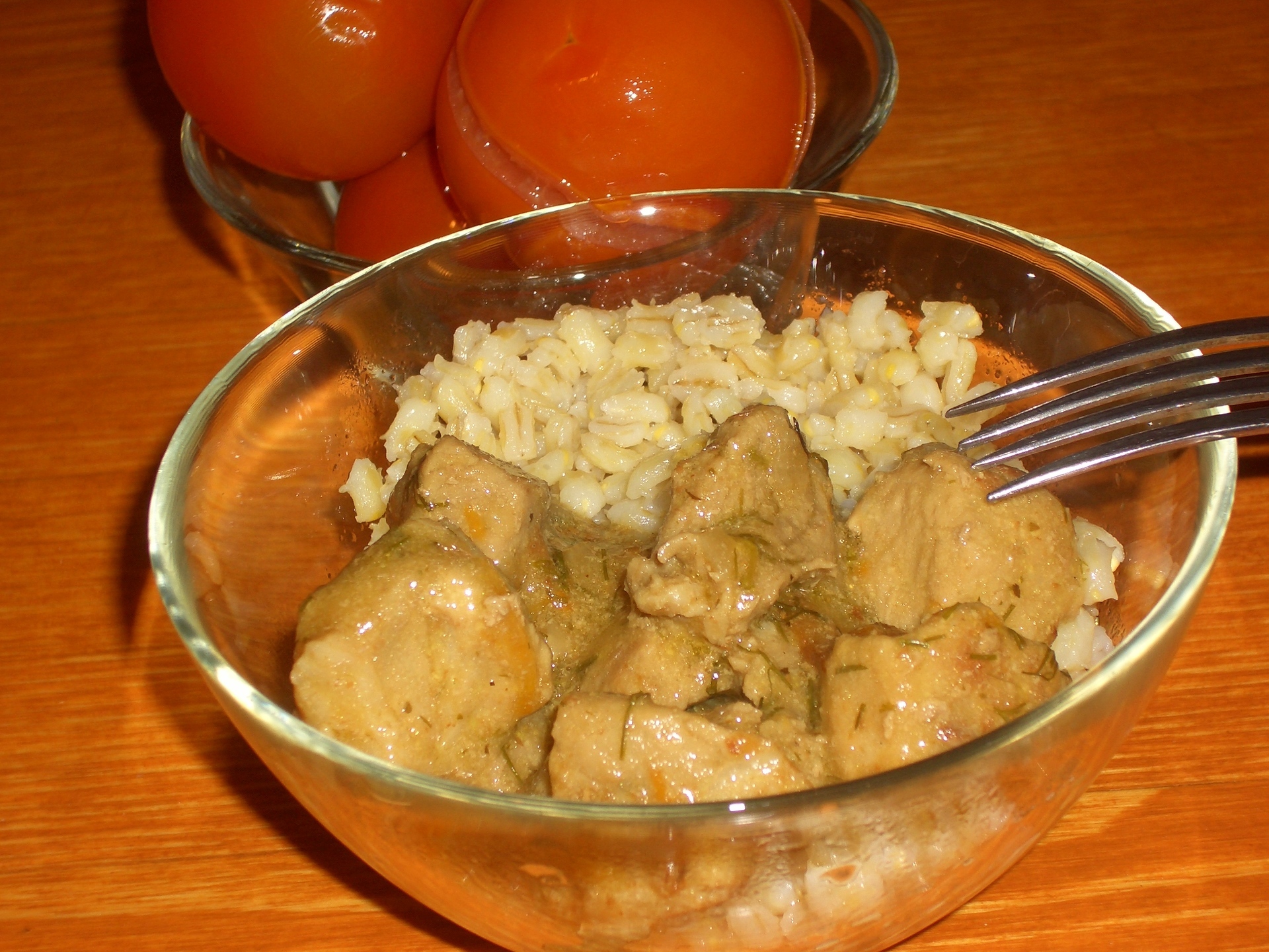 Рецепт перловки с свининой. Перловая каша с мясом. Перловая каша с мясом в пароварке. Перловка с мясом в духовке. Каша перловая со свининой.