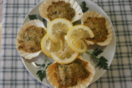 Фото к рецепту: Морские гребешки "гратэн"