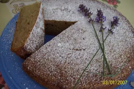 Фото к рецепту: Кабачковый кекс с орехами.