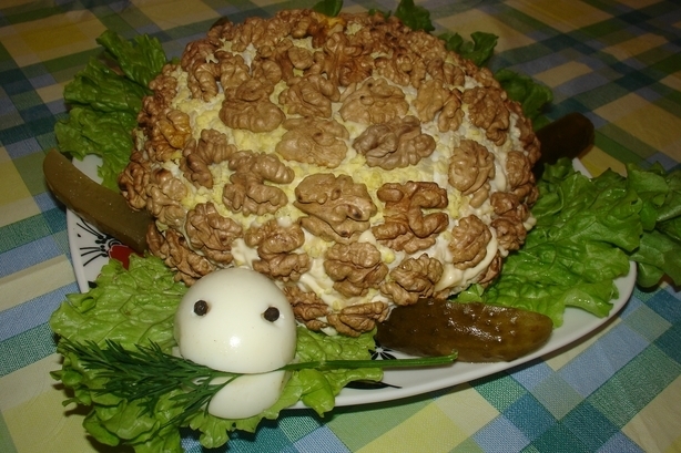 Салат «Черепаха» с курицей и грецкими орехами, пошаговый рецепт с фото на ккал