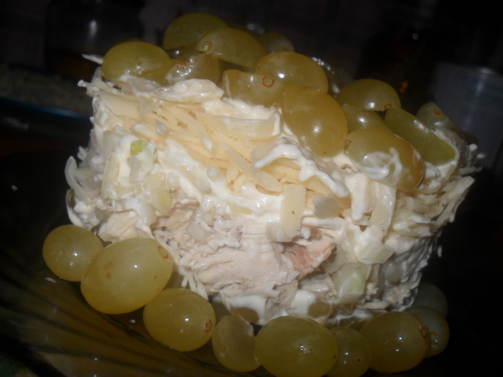 Салат виноградинка с курицей рецепт с фото пошагово