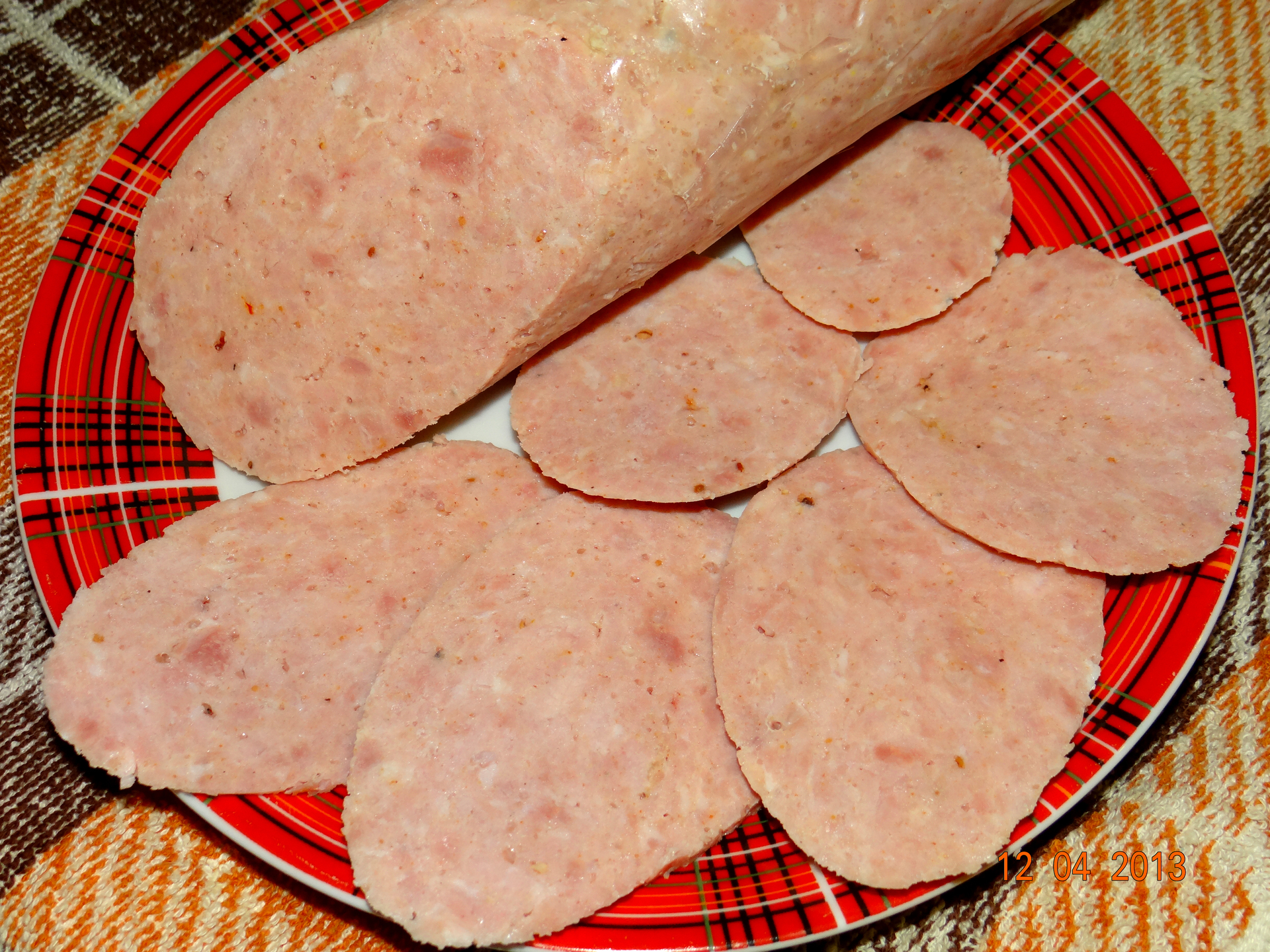 Свиная чесночная домашняя колбаса