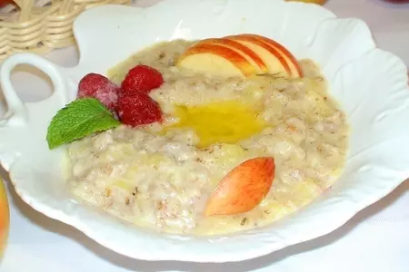 Каша молочная из пяти злаков с яблоками (тест-драйв)