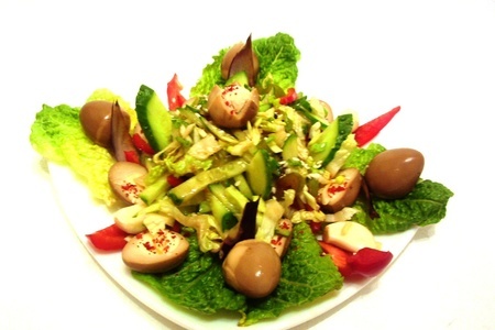 Салат с перепелиными яйцами - простой рецепт с фото пошагово
