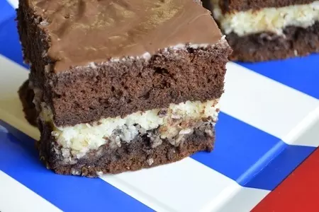 Brownies  с кокосовой начинкой