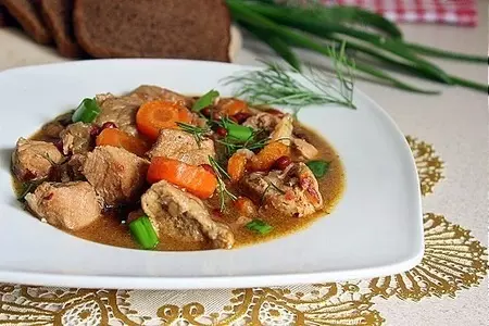 Мясное рагу с фасолью