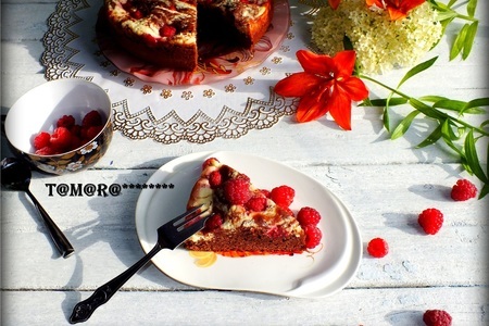 Шоколадно-творожный пирог с малиной из мультискороварки