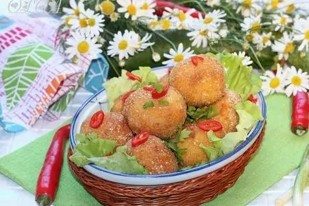 Солнечные шарики из кускуса с мясной начинкой