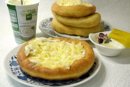 Лангош (lángos)- венгерские лепешки